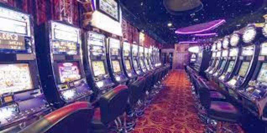 when is the best time to play slot machines at a casino